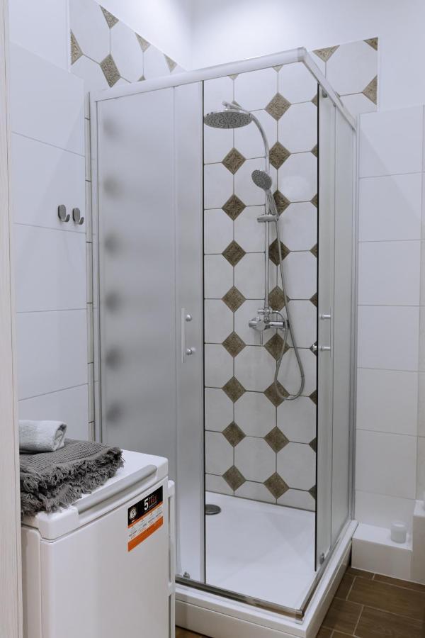 Appartement & Central, Specious, Superior Apartment, Brand New *
